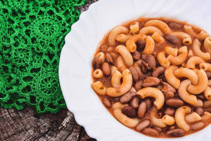 pasta e fagioli con pomodoro